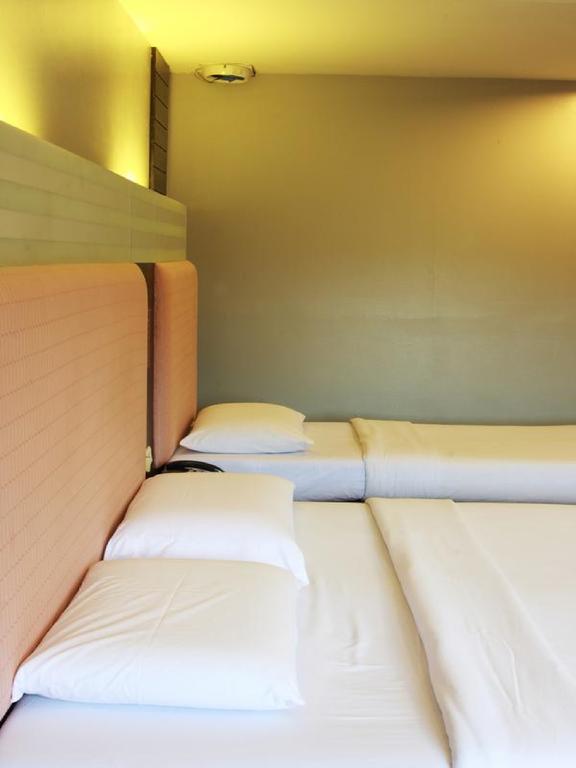 Pradipat Hotel Bangkok Bagian luar foto